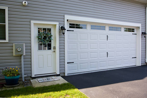 24/7 Emergency Garage Door Panel Replacement experts in Collinsville, MS